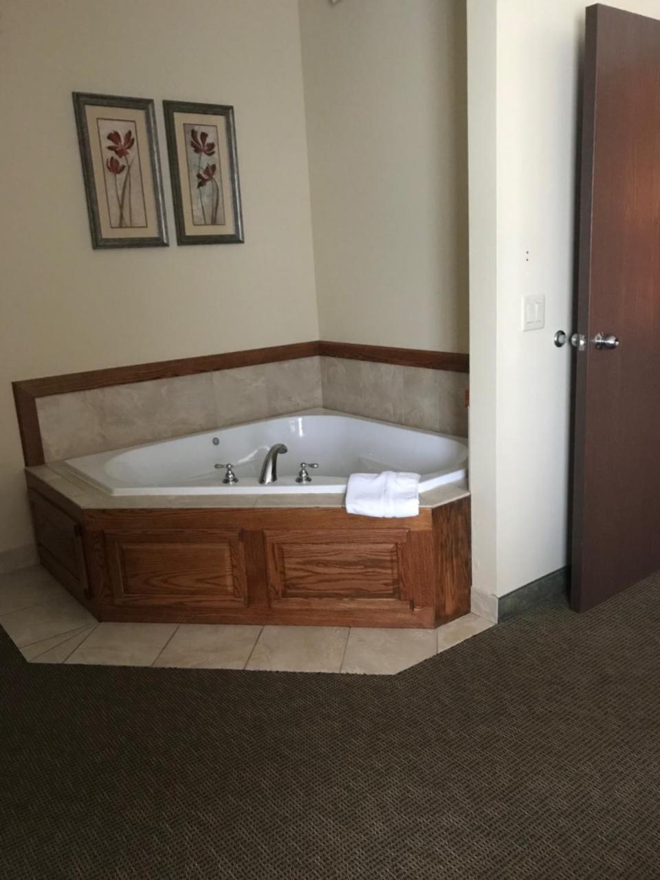 Randolph Inn And Suites Winchester 外观 照片